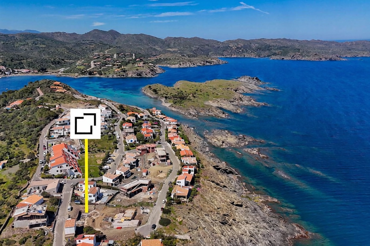 Chalet en venta con acceso directo a la playa en Alt Empordà, Girona — Aérea