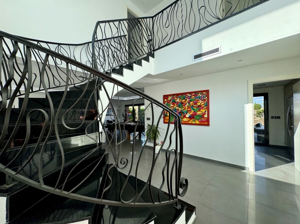 Chalet en venta con acceso directo a la playa en Santa Margalida — Dormitorio