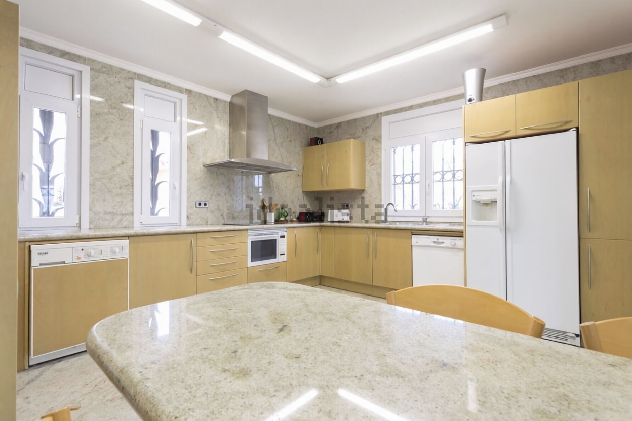 Chalet en venta con acceso directo a la playa en Santa Margalida — Cocina