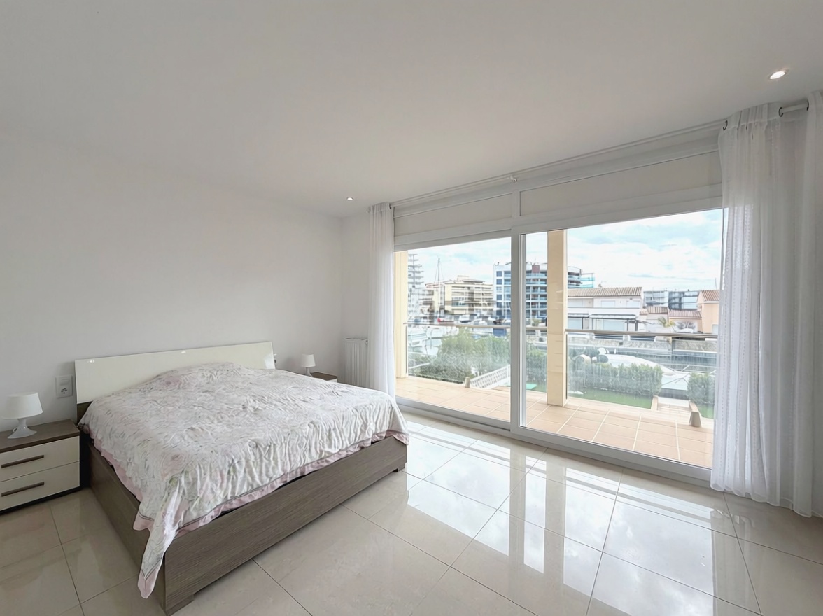 Chalet en venta con acceso directo a la playa en Santa Margalida
