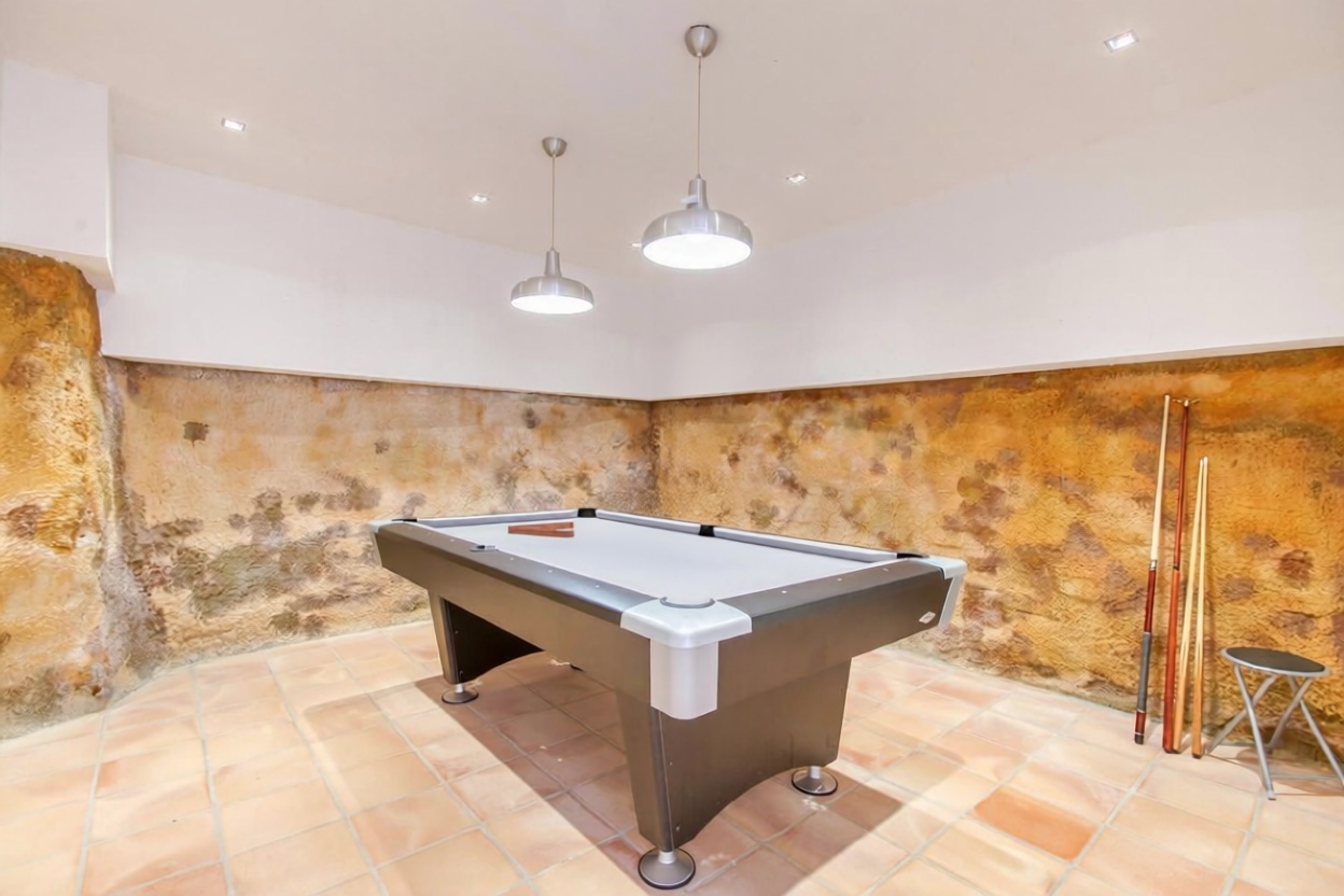 Chalet for sale with direct beach access in Roses — Bathroom