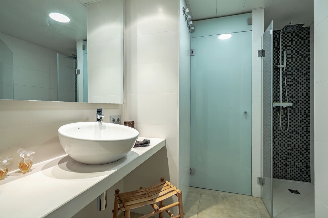 Apartamento à venda pé na areia em Roses — Casa banho