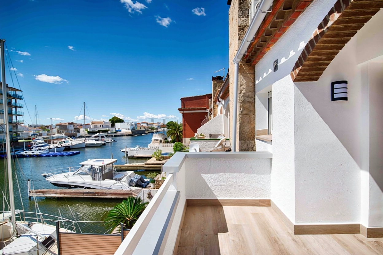 Chalet en venta con acceso directo a la playa en Santa Margalida