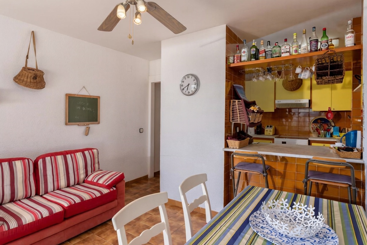 Chalet en venta con acceso directo a la playa en Roses — Cocina