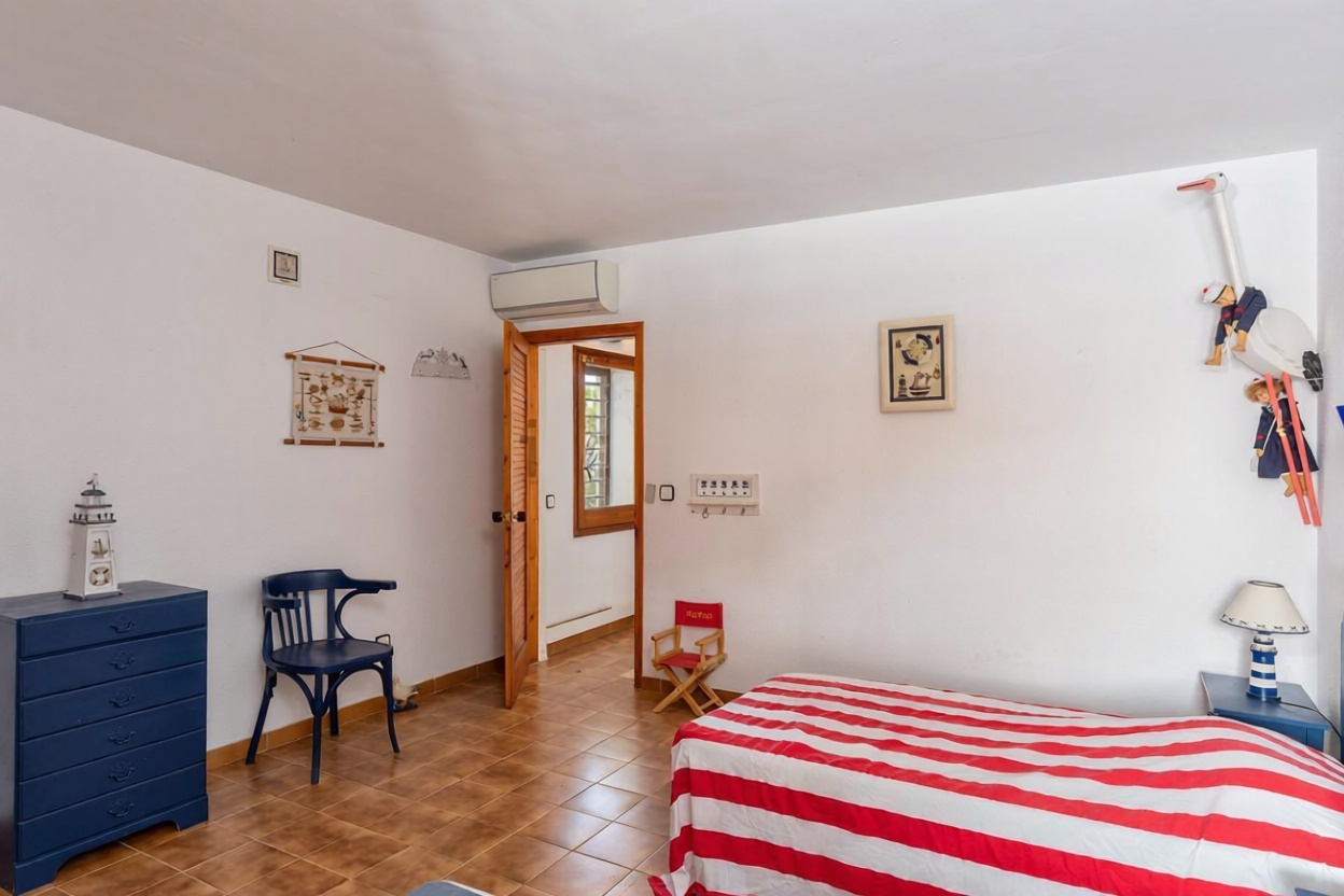 Chalet en venta con acceso directo a la playa en Roses — Baño