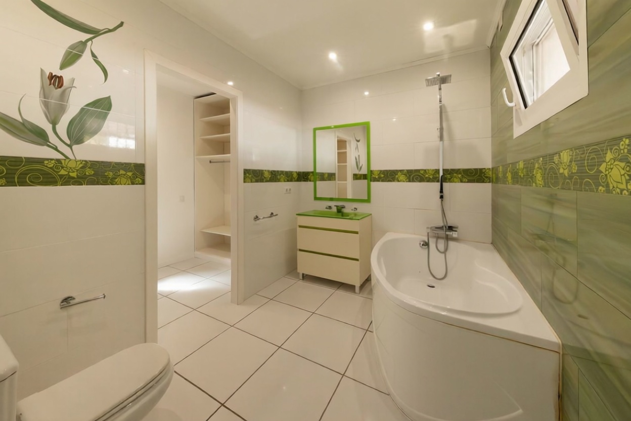 Chalet en venta con acceso directo a la playa en Empuriabrava — Vista mar