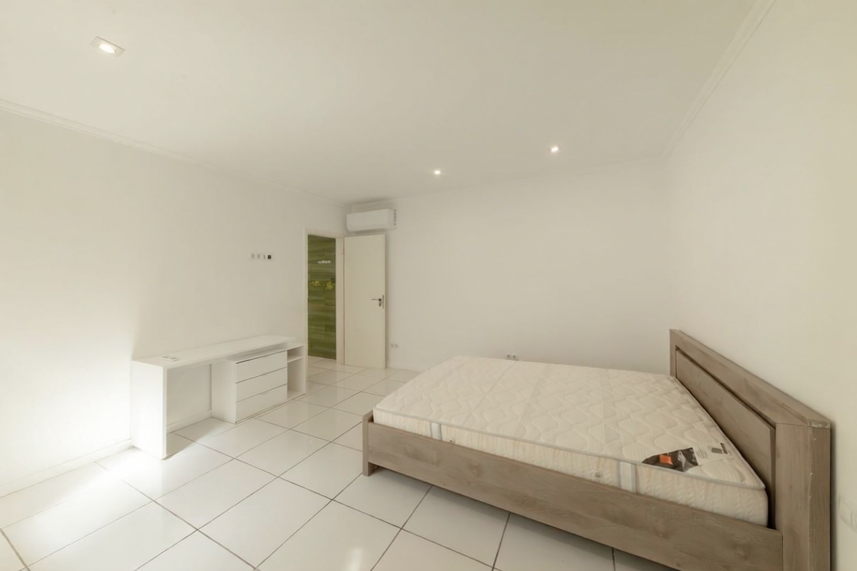 Chalet en venta con acceso directo a la playa en Empuriabrava — Dormitorio