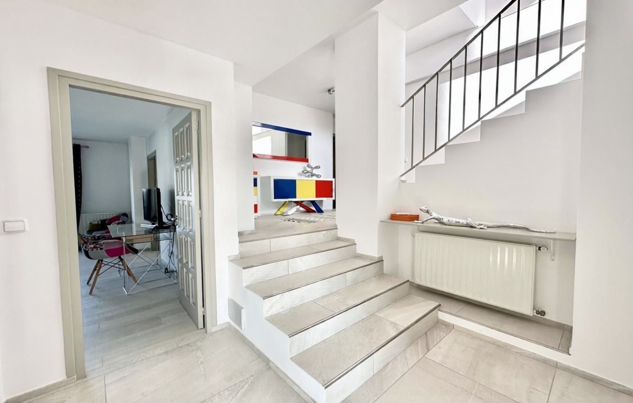 Chalet en venta con acceso directo a la playa en Empuriabrava — Dormitorio