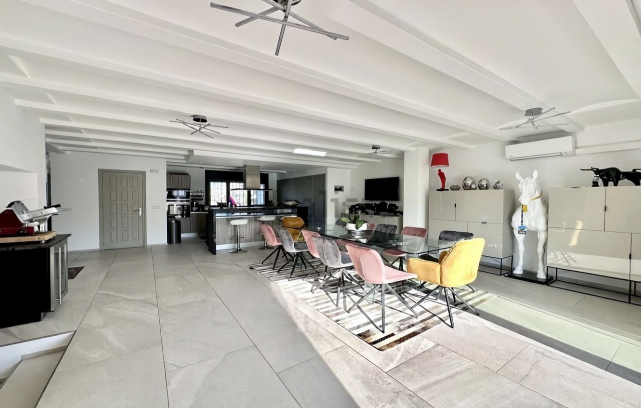 Chalet en venta con acceso directo a la playa en Empuriabrava — Cocina