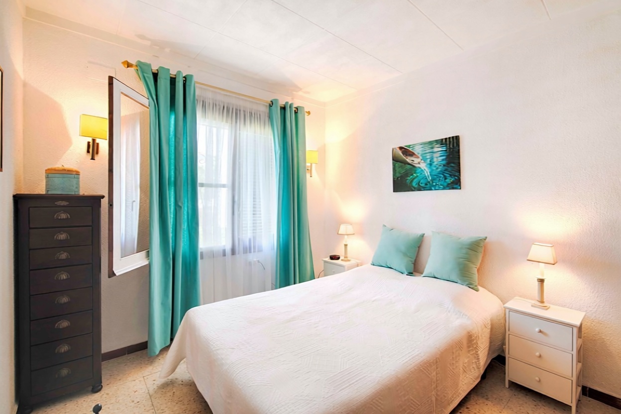 Chalet zum Verkauf mit direktem Strandzugang in Empuriabrava — Schlafzimmer