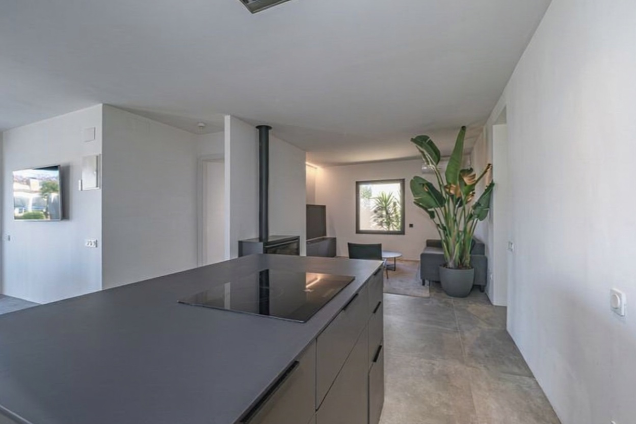Chalet zum Verkauf mit direktem Strandzugang in Empuriabrava — Wohnzimmer