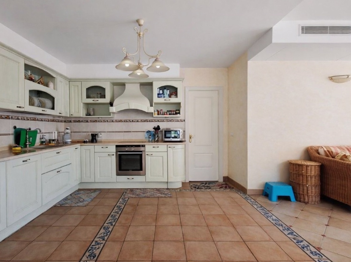 Chalet zum Verkauf mit direktem Strandzugang in Empuriabrava — Küche
