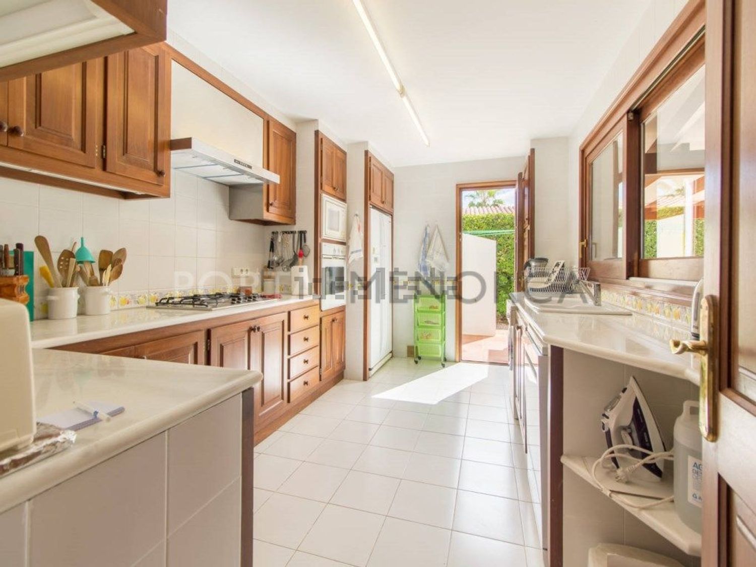 Chalet with direct beach access in Mallorca, Balears (Illes) — Kitchen