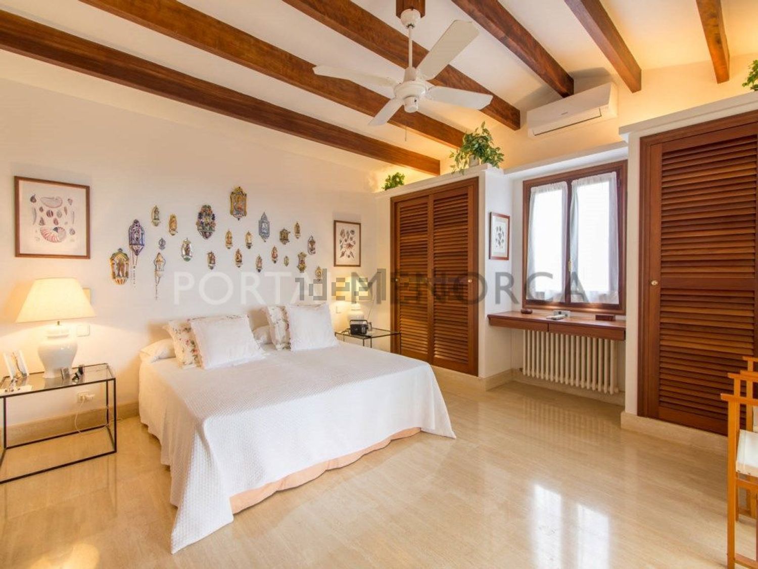 Chalet with direct beach access in Mallorca, Balears (Illes) — Bedroom
