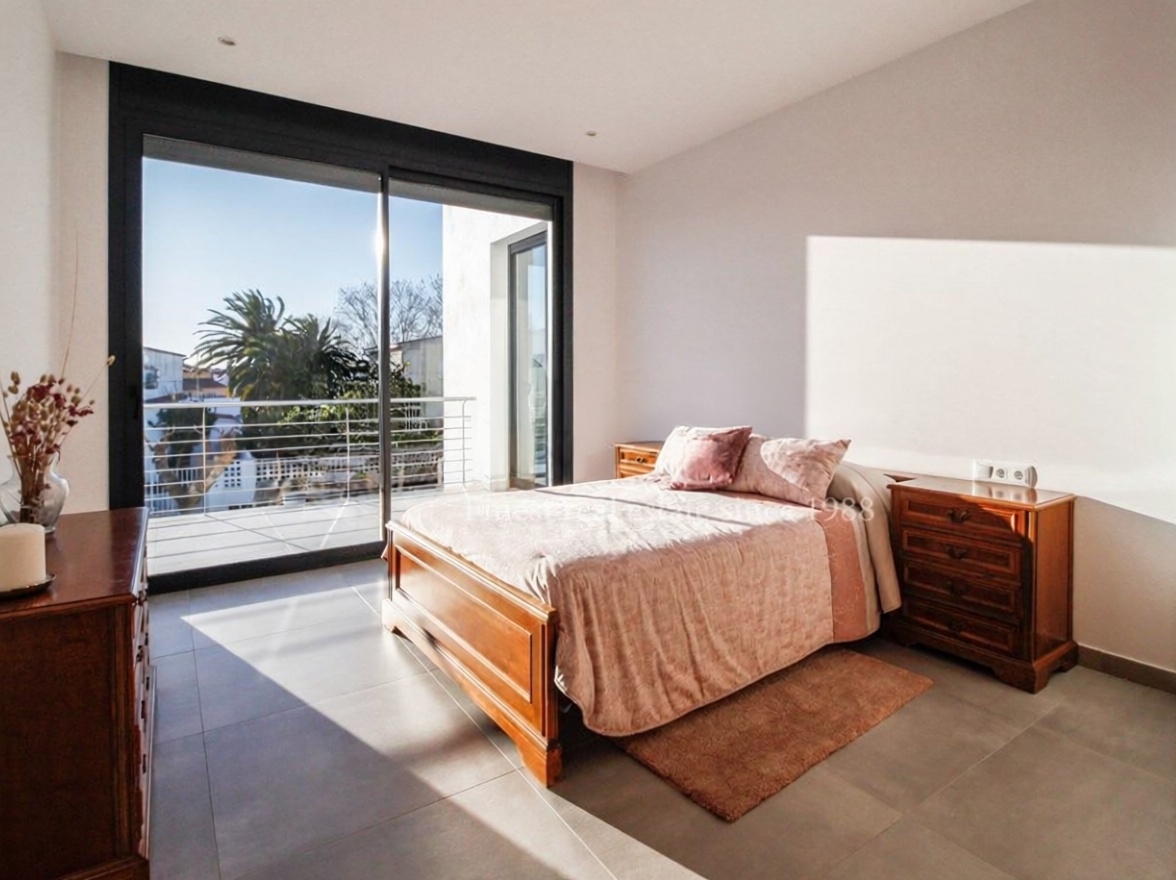 Chalet zum Verkauf mit direktem Strandzugang in Empuriabrava — Schlafzimmer