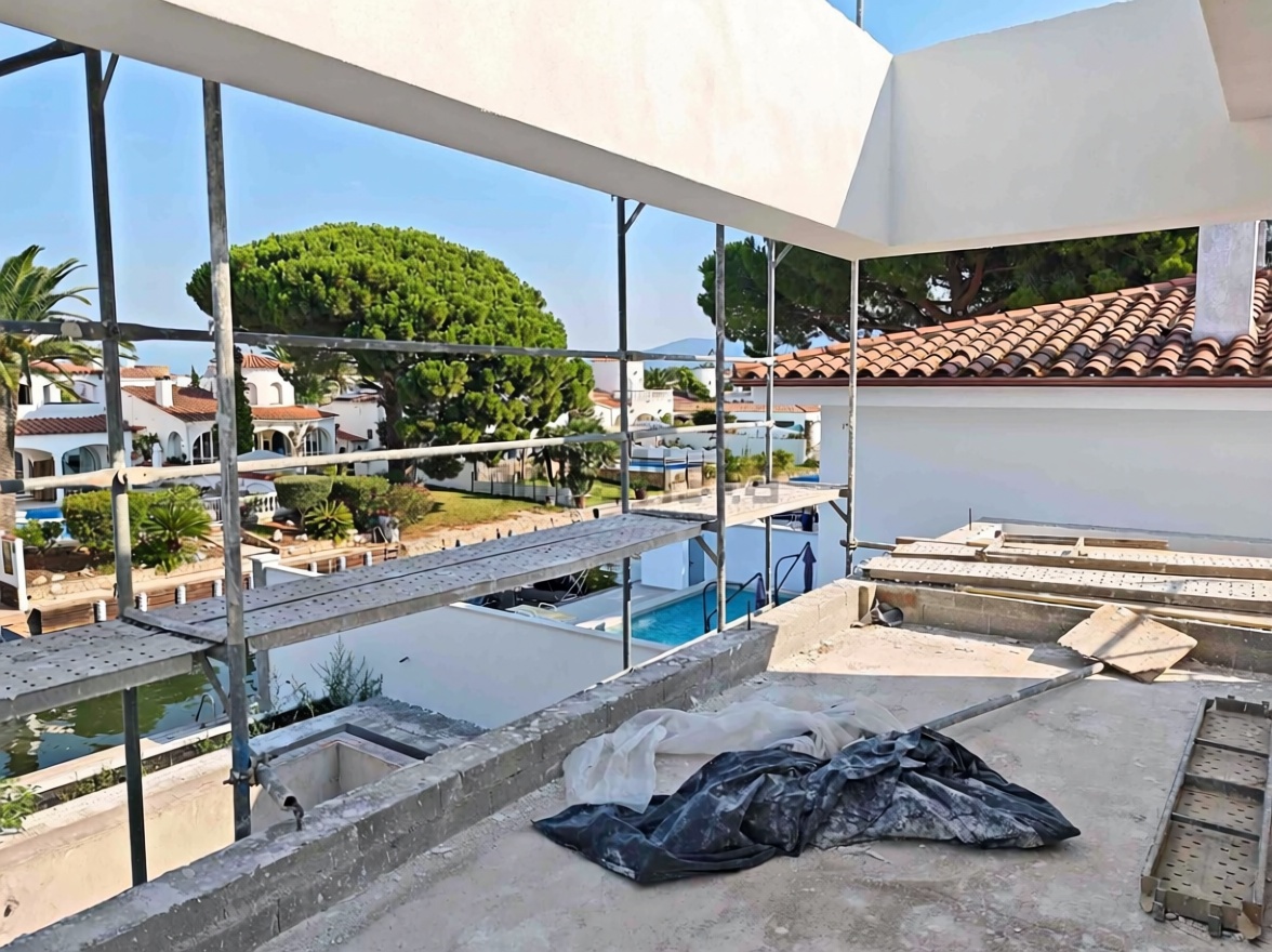 Chalet zum Verkauf mit direktem Strandzugang in Empuriabrava