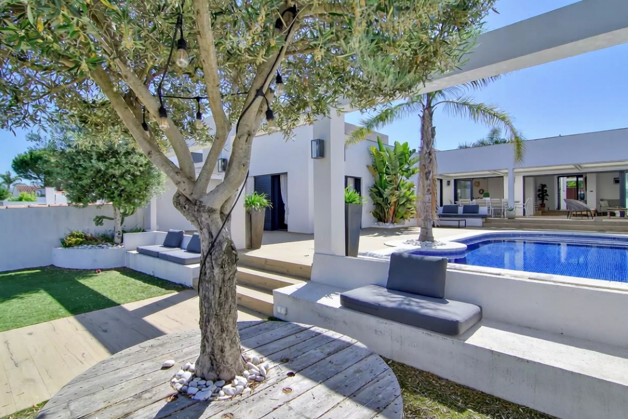 Chalet zum Verkauf mit direktem Strandzugang in Empuriabrava — Schlafzimmer