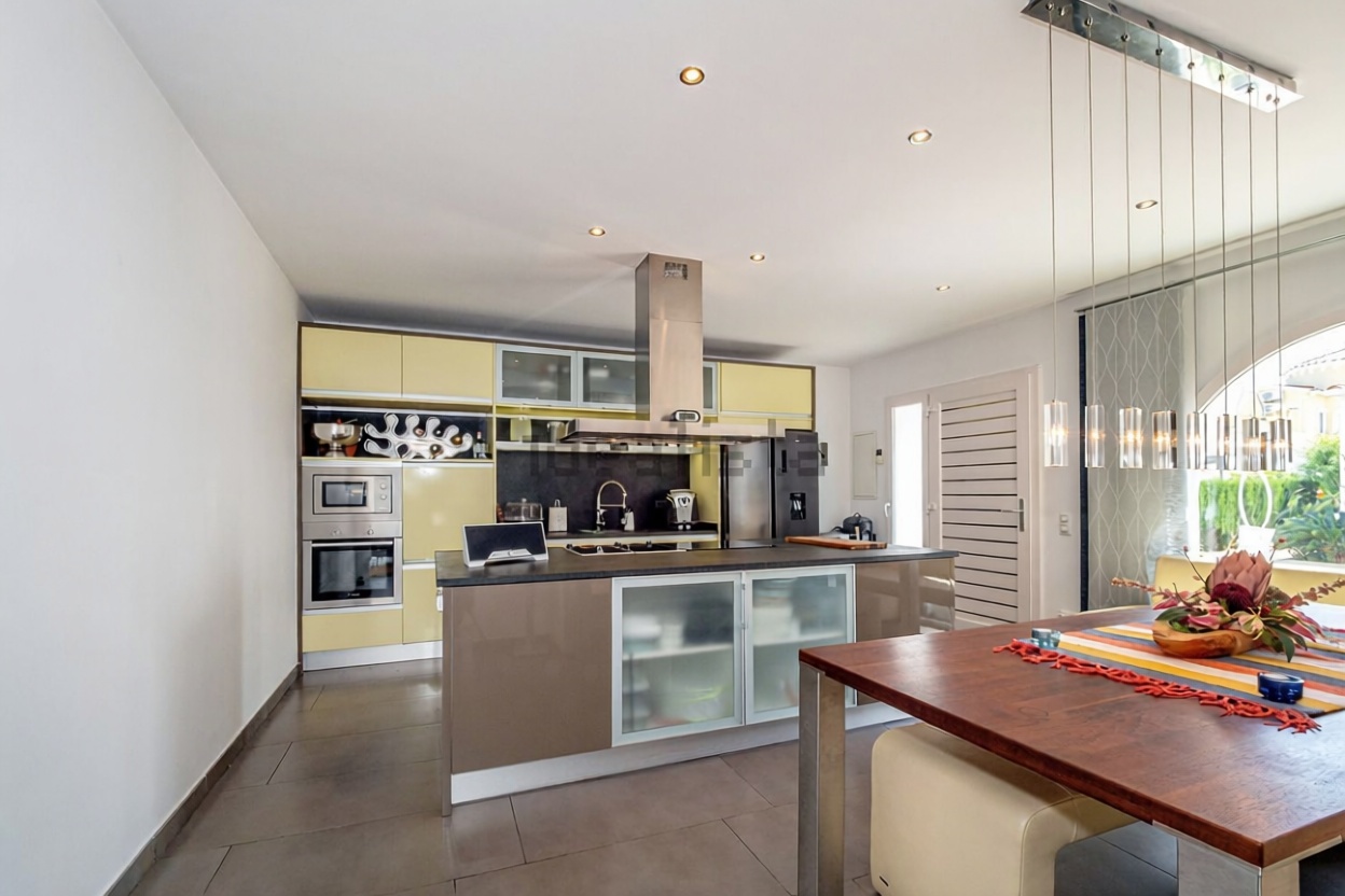 Chalet à vendre avec accès direct à la plage à Empuriabrava — Cuisine