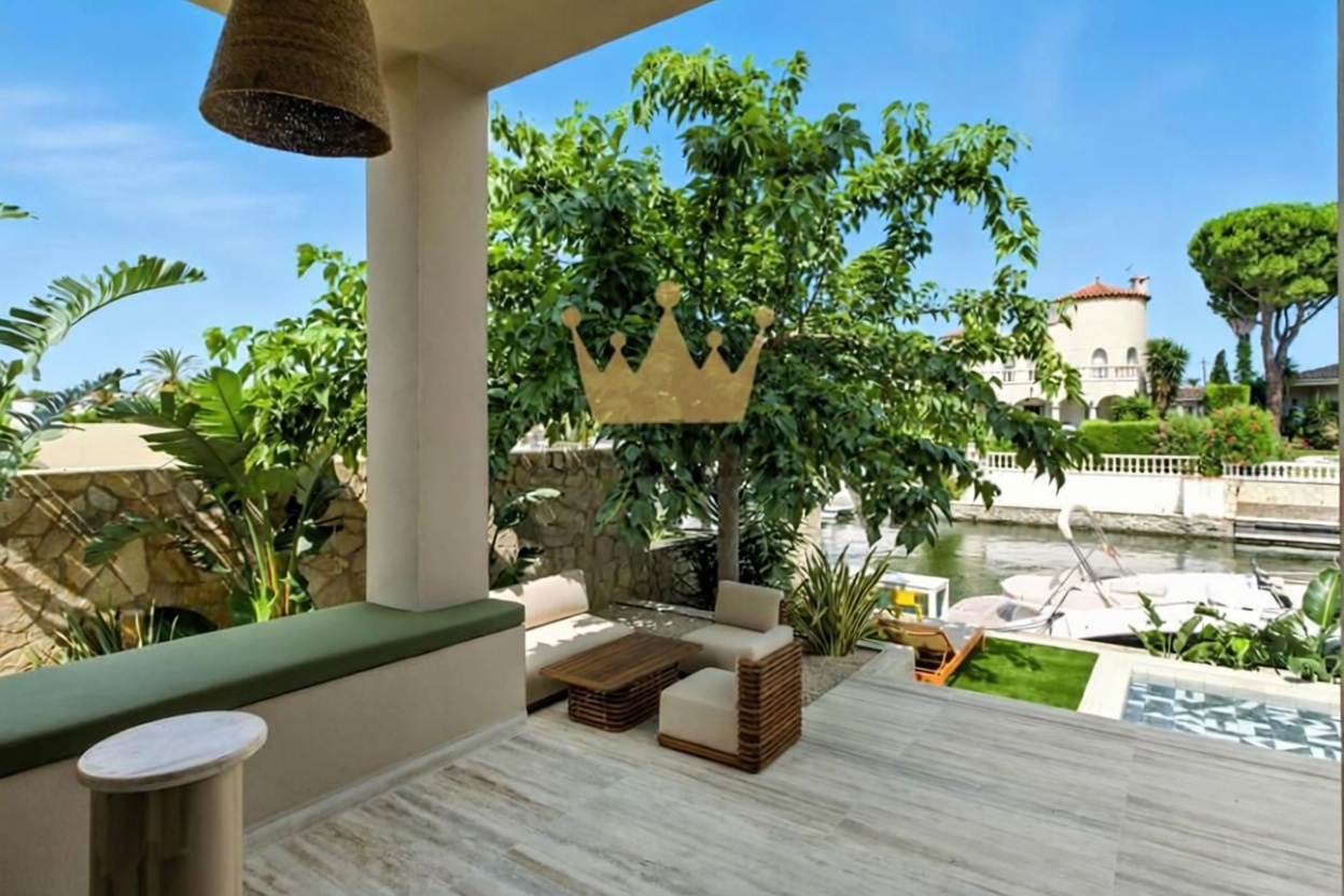 Chalet zum Verkauf mit direktem Strandzugang in Empuriabrava — Schlafzimmer
