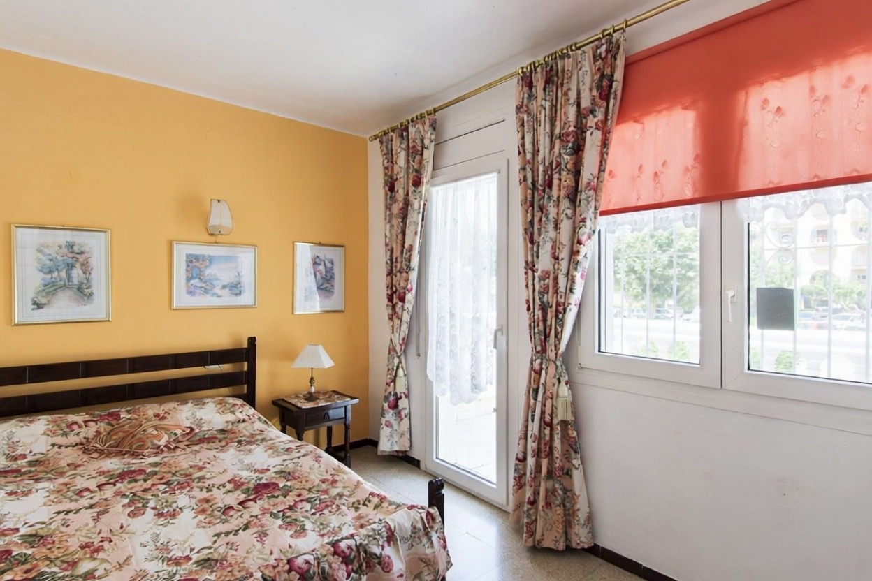 Chalet zum Verkauf mit direktem Strandzugang in Empuriabrava — Schlafzimmer