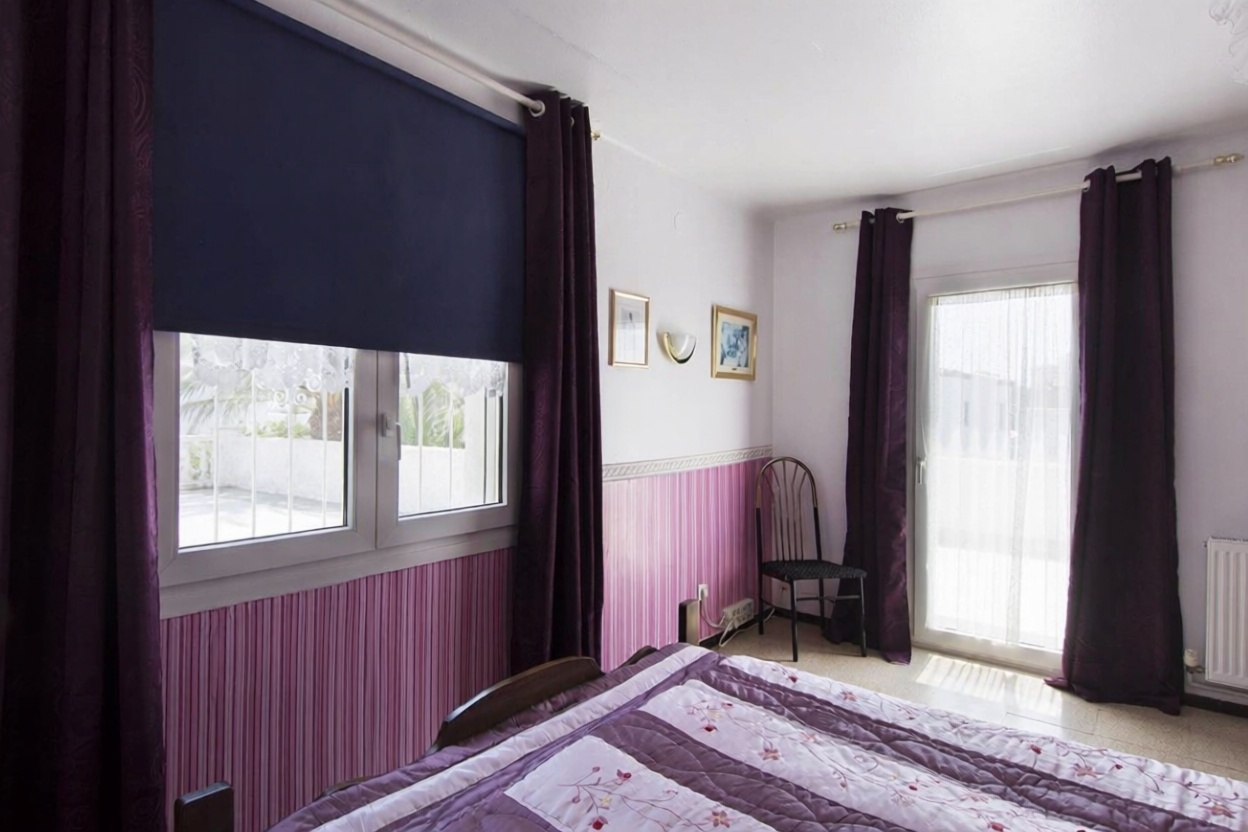 Chalet zum Verkauf mit direktem Strandzugang in Empuriabrava — Schlafzimmer
