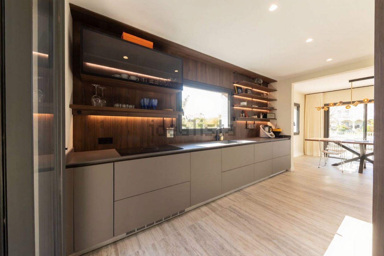 Chalet zum Verkauf mit direktem Strandzugang in Empuriabrava — Wohnzimmer