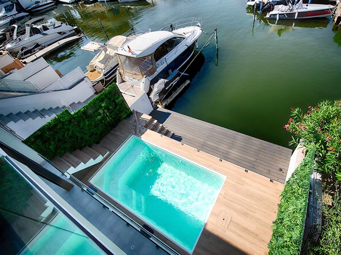 Chalet à vendre avec accès direct à la plage à Empuriabrava — Chambre