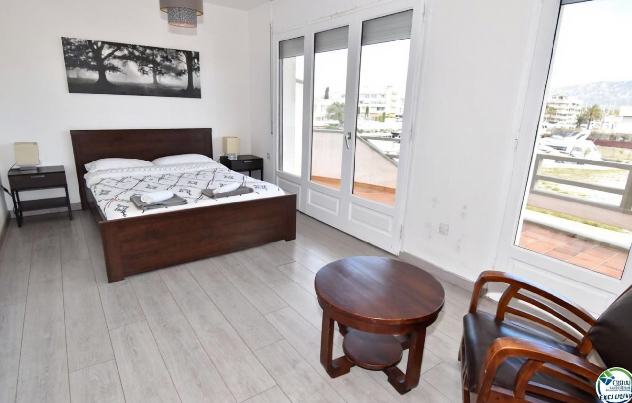 Chalé à venda com acesso direto à praia em Empuriabrava — Quarto