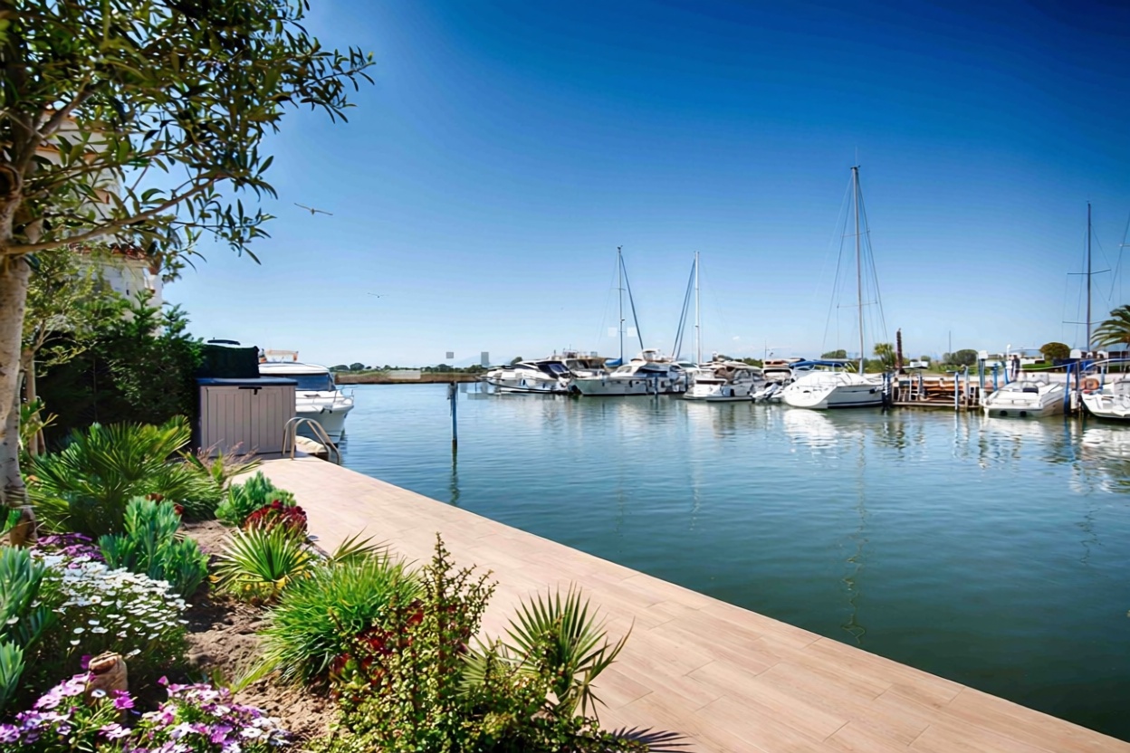 Chalet zum Verkauf mit direktem Strandzugang in Santa Margalida — Meerblick