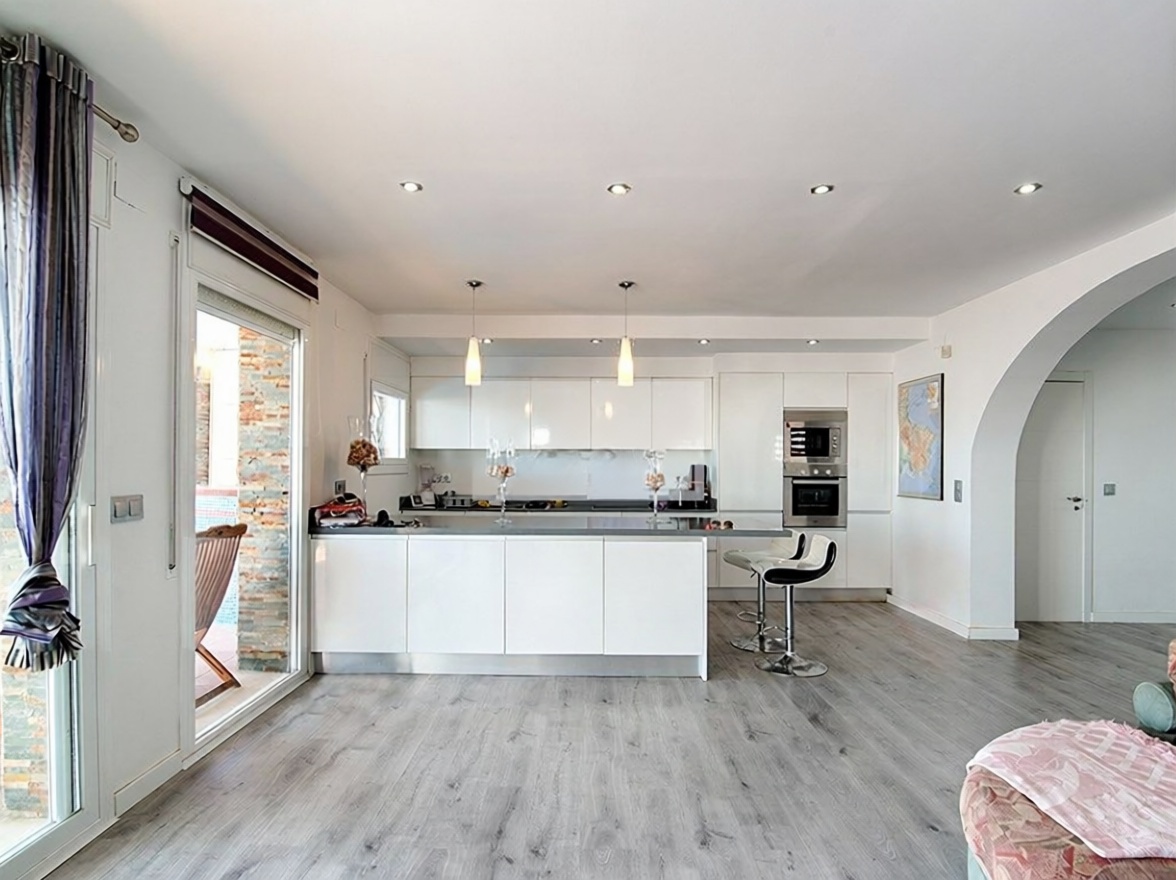Chalet à vendre avec accès direct à la plage à Empuriabrava — Cuisine