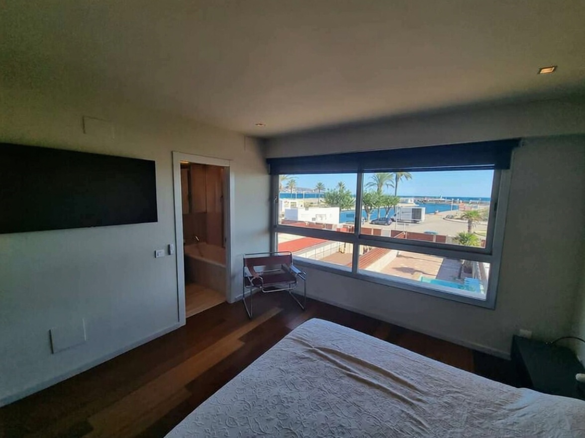 Chalet à vendre avec accès direct à la plage à Empuriabrava — Chambre