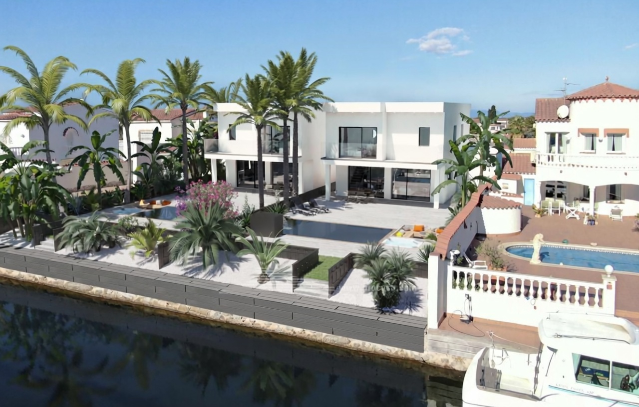 Chalé à venda com acesso direto à praia em Empuriabrava
