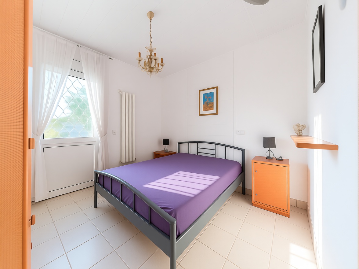 Chalet for sale with direct beach access in Empuriabrava — Bedroom