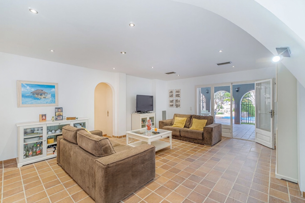 Chalet à vendre avec accès direct à la plage à Empuriabrava — Séjour