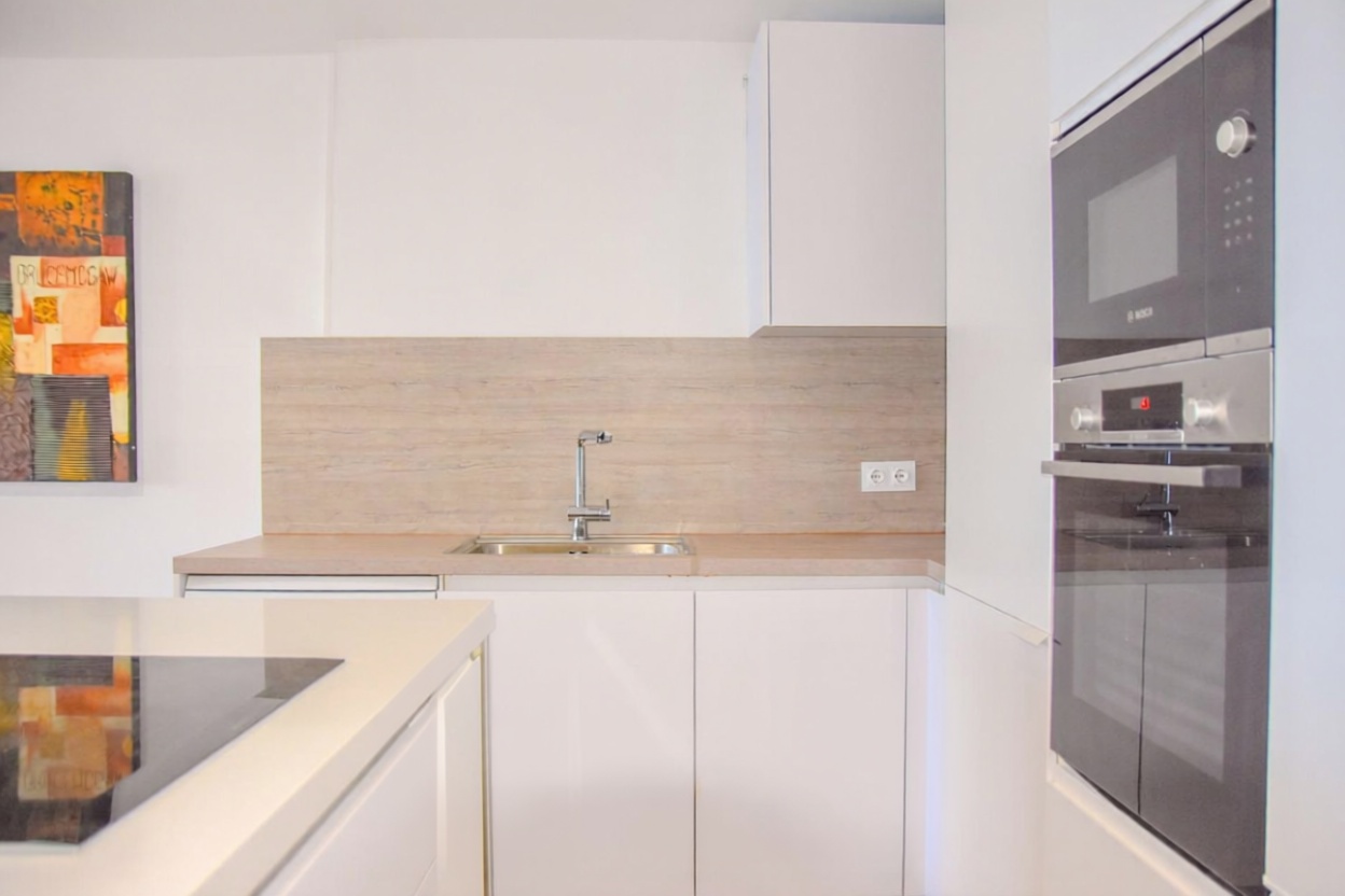 Flat for sale frontline beach in Mataró — Bathroom