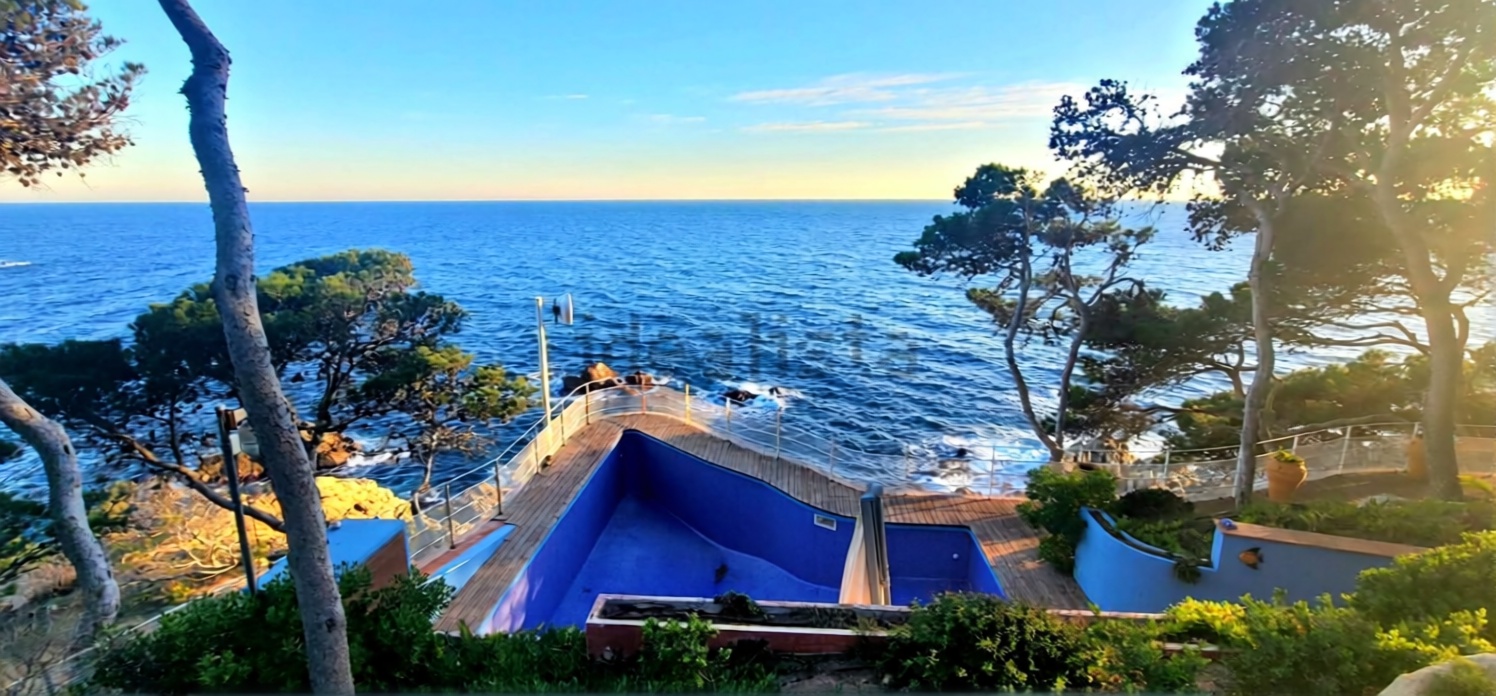Chalet zum Verkauf mit direktem Strandzugang in Palamós — Meerblick