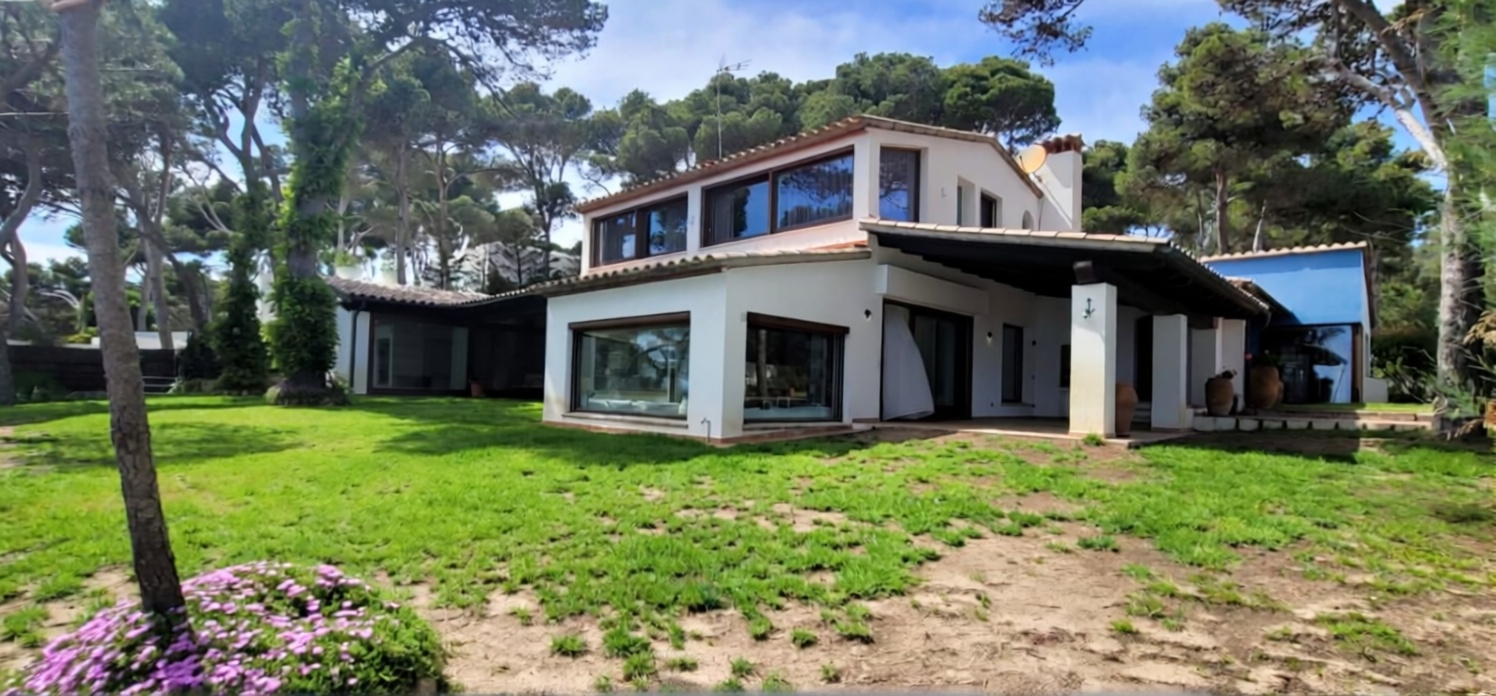 Chalet zum Verkauf mit direktem Strandzugang in Palamós — Bad
