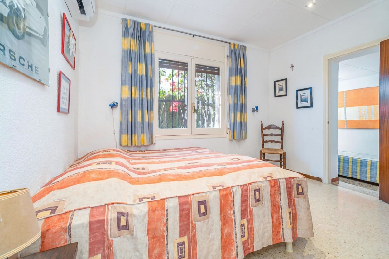 Chalet à vendre avec accès direct à la plage à Empuriabrava — Chambre