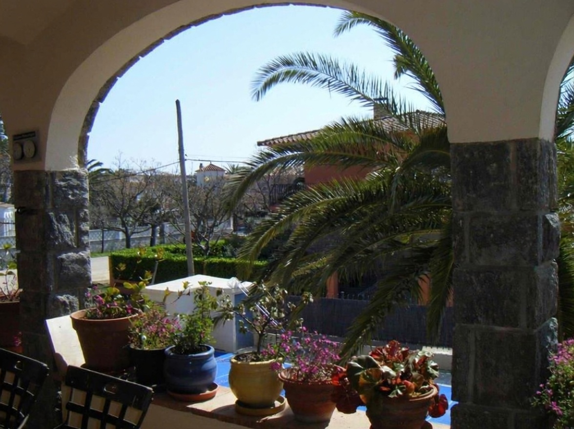 Chalet en venta con acceso directo a la playa en Empuriabrava