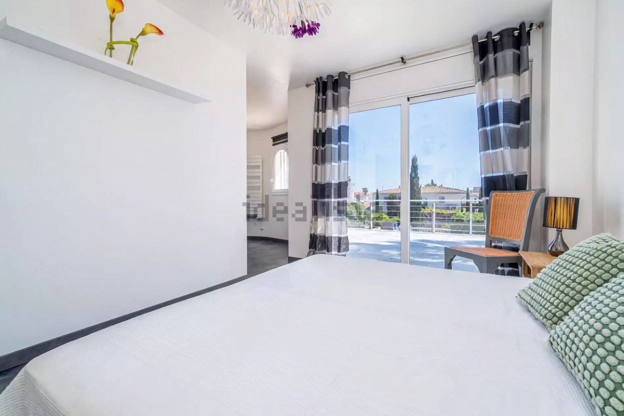 Chalet à vendre avec accès direct à la plage à Empuriabrava — Chambre