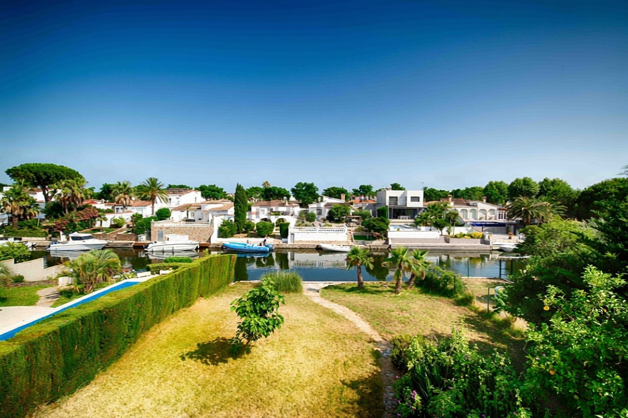 Chalet avec accès direct à la plage à Empuriabrava