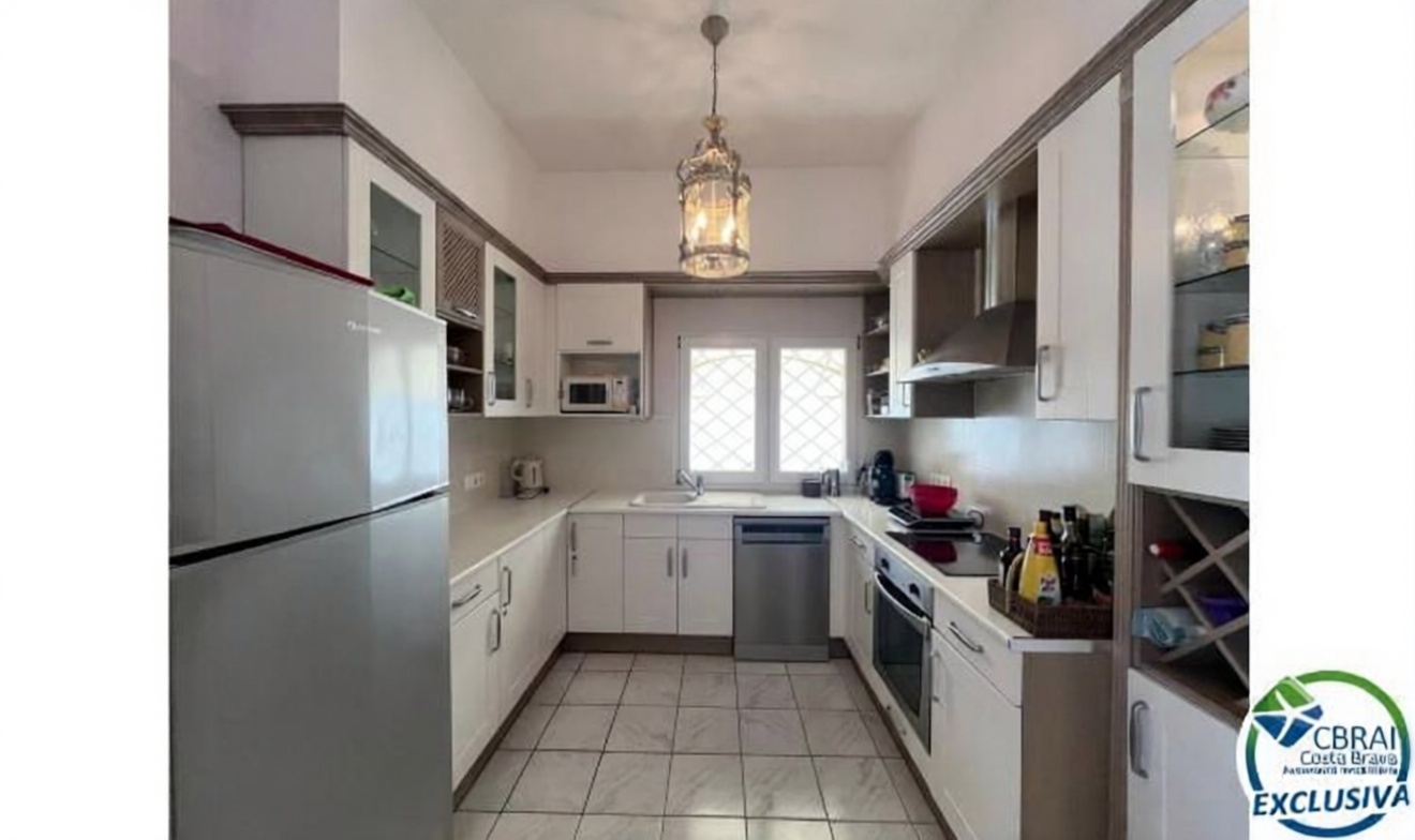Chalet à vendre avec accès direct à la plage à Empuriabrava — Cuisine