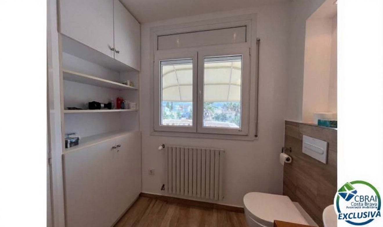 Chalet à vendre avec accès direct à la plage à Empuriabrava — Sanitaires