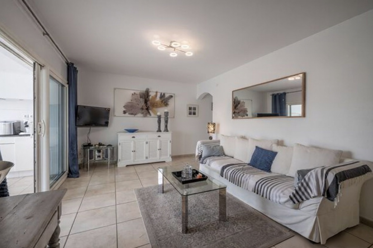 Chalet à vendre avec accès direct à la plage à Empuriabrava — Séjour