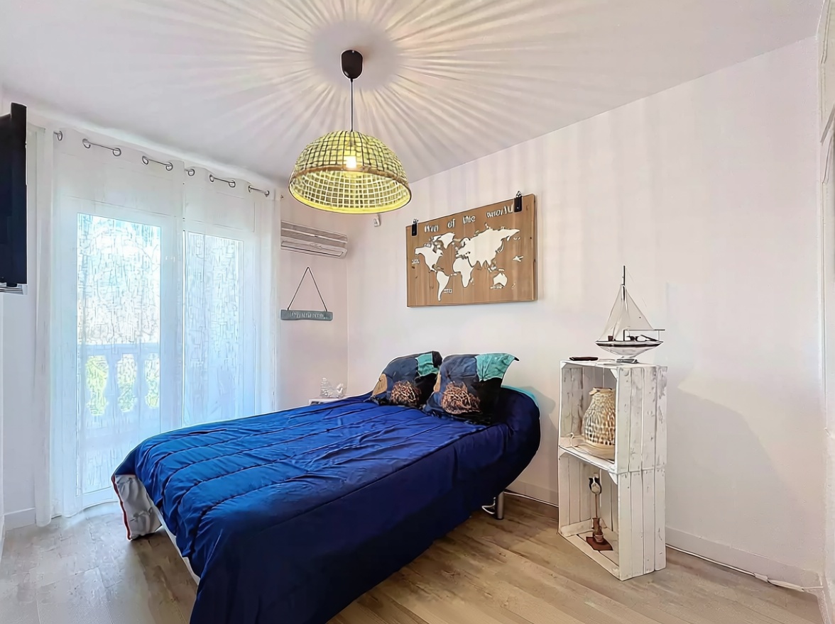 Chalet zum Verkauf mit direktem Strandzugang in Empuriabrava — Schlafzimmer