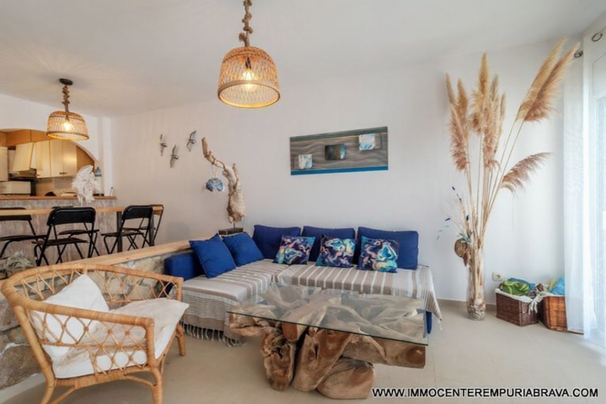 Chalet zum Verkauf mit direktem Strandzugang in Empuriabrava — Wohnzimmer
