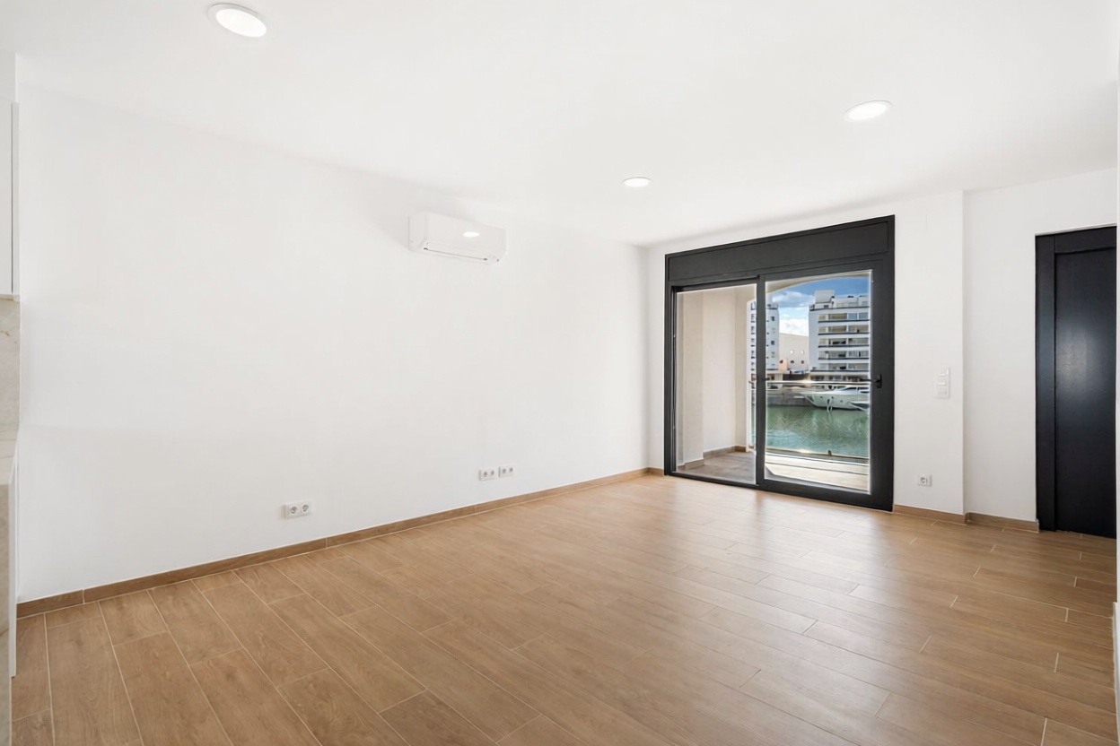 Chalet à vendre avec accès direct à la plage à Empuriabrava — Chambre