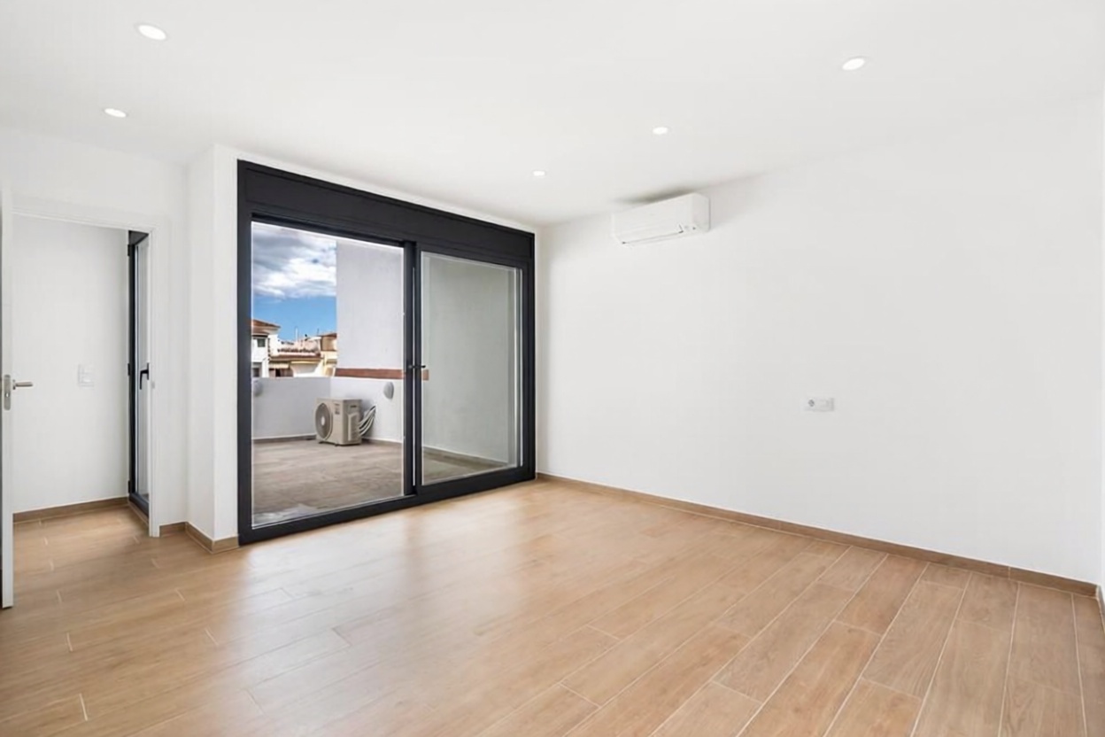 Chalet à vendre avec accès direct à la plage à Empuriabrava — Chambre