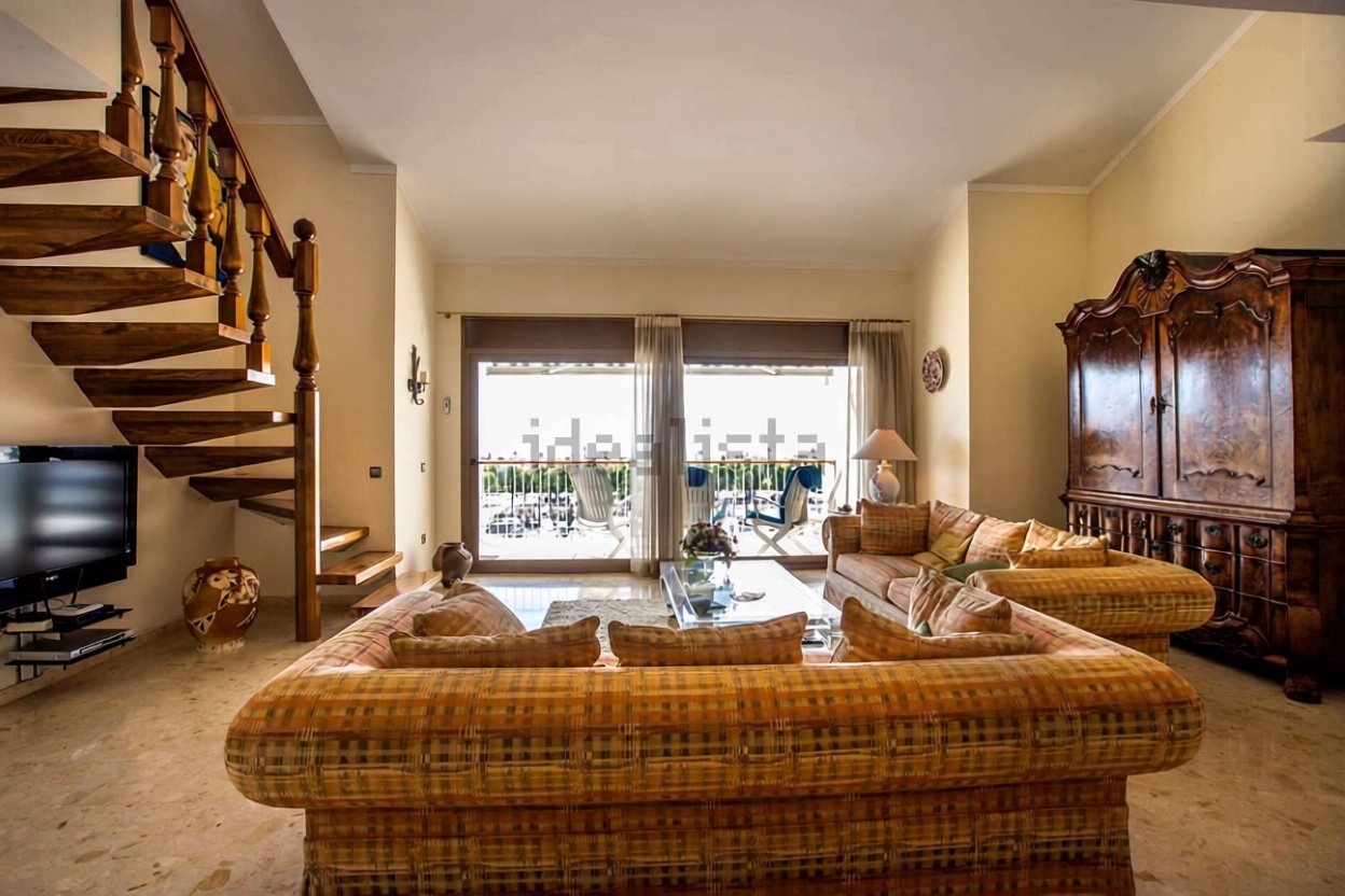 Appartement à vendre pieds dans l'eau à Empuriabrava — Chambre