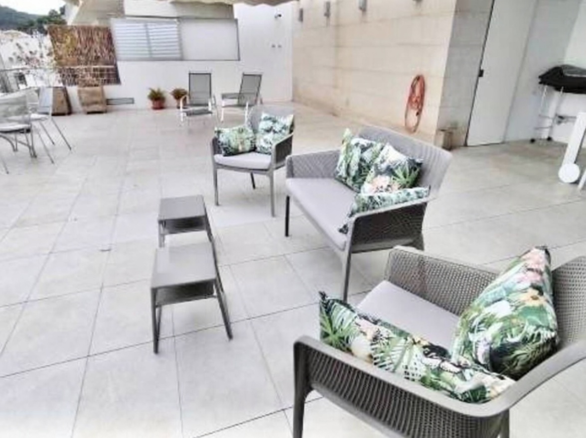 Квартира на продажу на первой линии пляжа в Torroella de Montgrí — Терраса